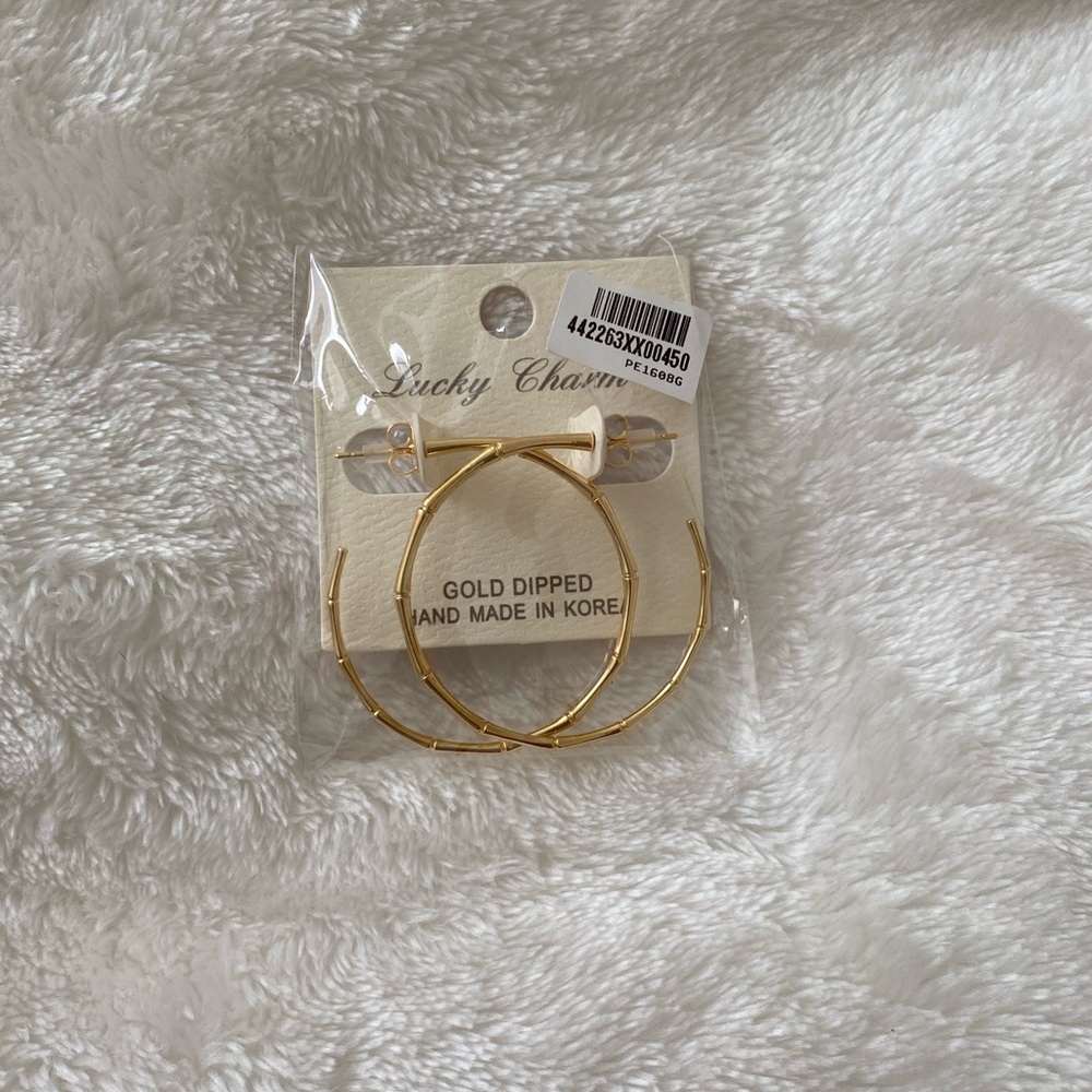 ‼️SOLD‼️. Gold Hoop Earrings. New. - Picture 2 of 2
